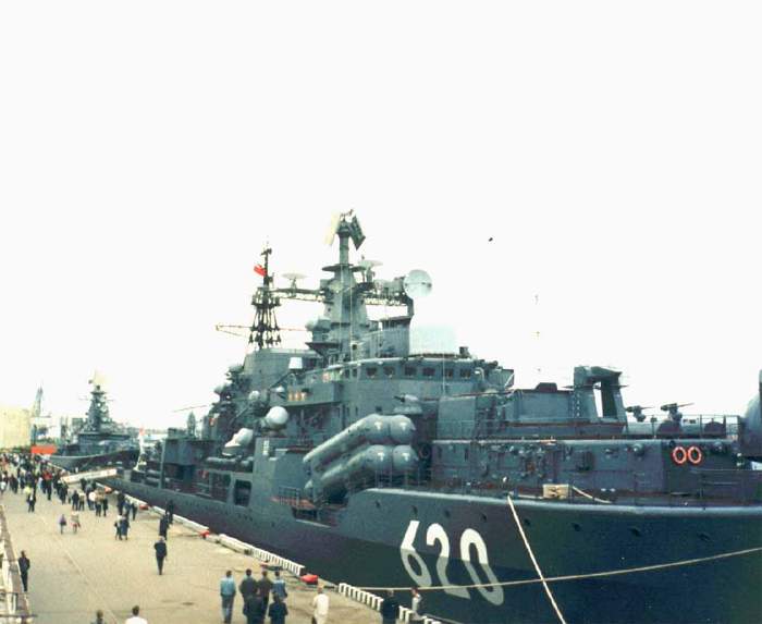 Bespokoinyi_pr956_SPb_29062003_11.jpg (34 KB)