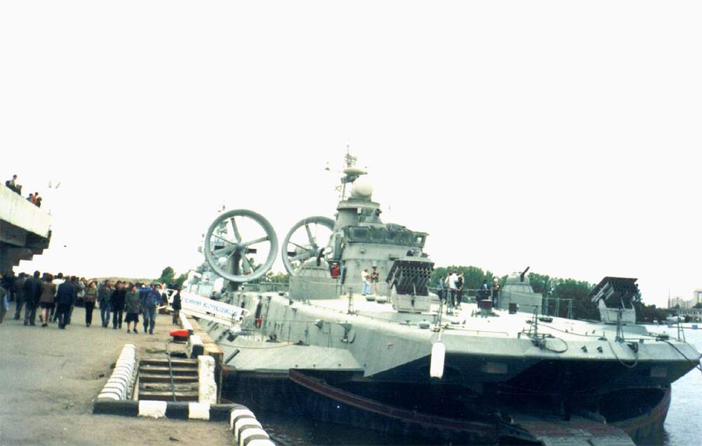 Evgeniy_Kocheshkov_pr12322_SPb29062003_01.jpg (49 KB)