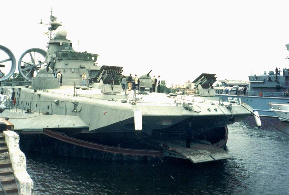 Evgeniy_Kocheshkov_pr12322_SPb29062003_02.jpg (69 KB)