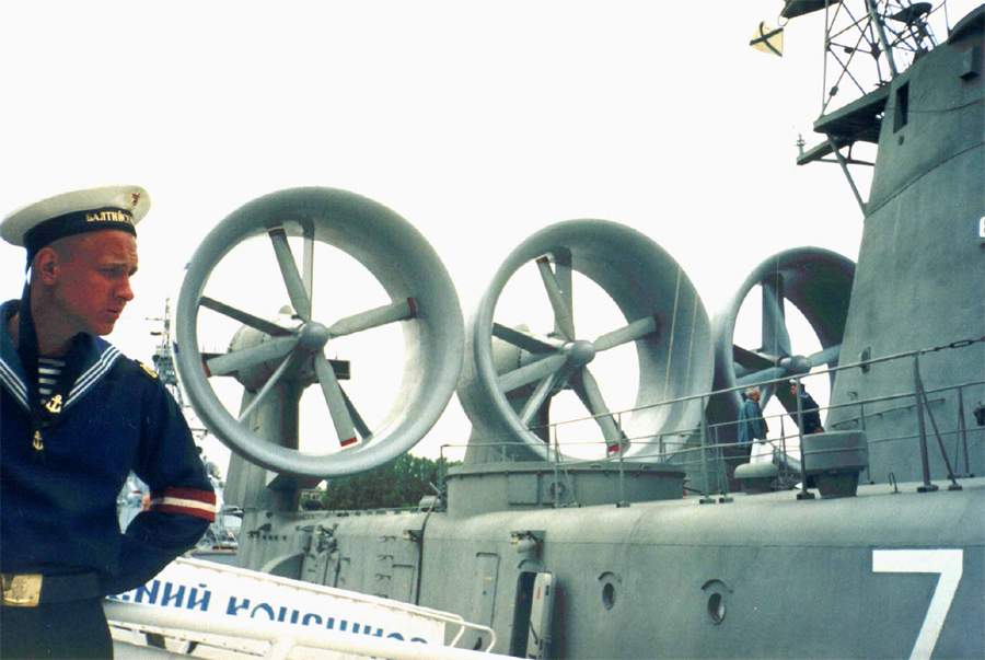 Evgeniy_Kocheshkov_pr12322_SPb29062003_05.jpg (55 KB)